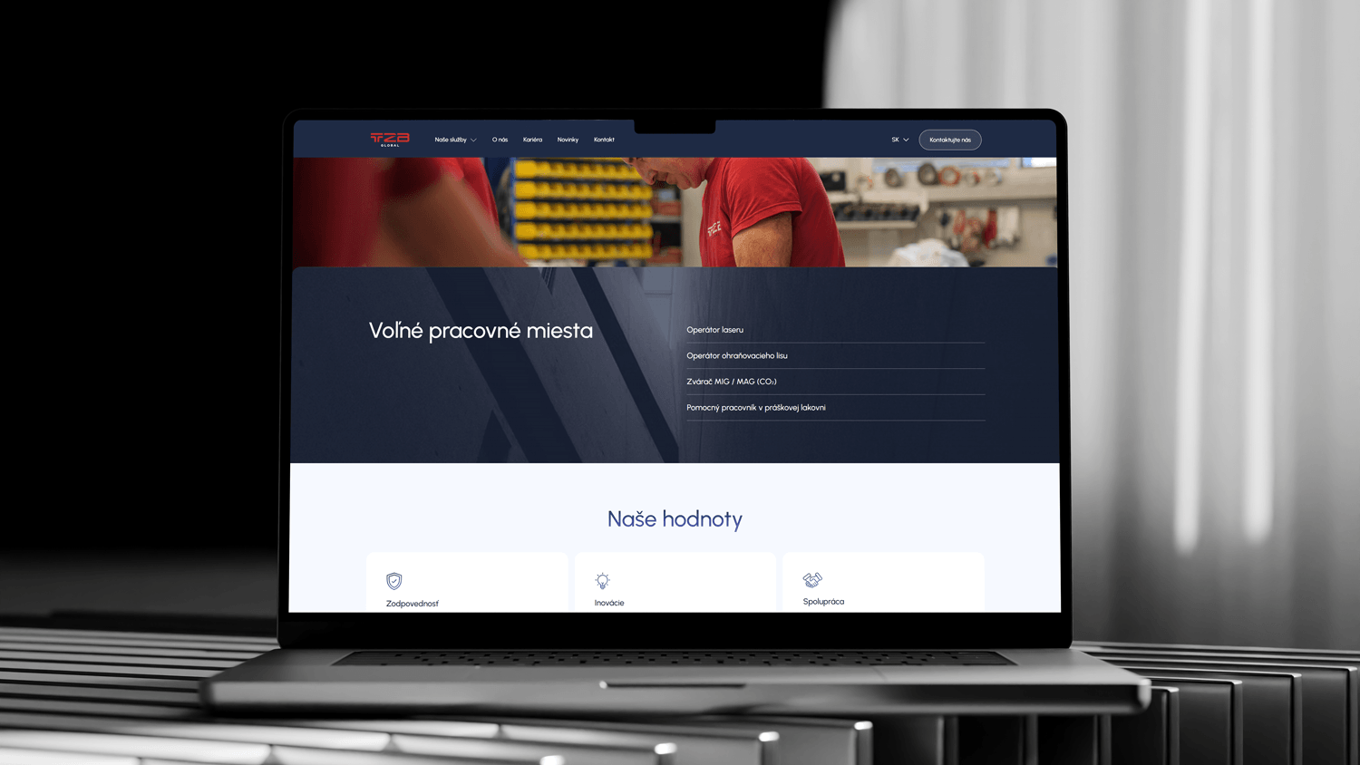 Viacjazyčná webstránka výrobcu na viacerých zariadeniach